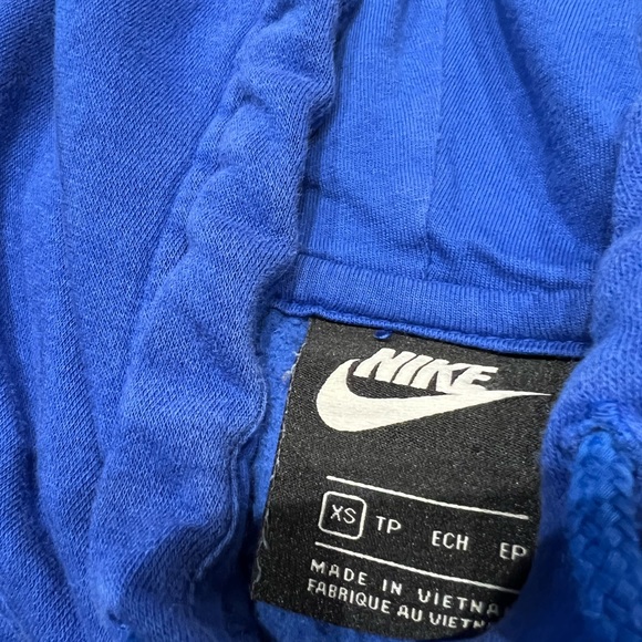 Nike Women’s Retro Heritage Cropped Hoodie - Picture 5 of 5